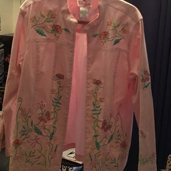 Quacker Factory Jackets & Blazers - Pink embroider jean jacket SIZE 1X EUC